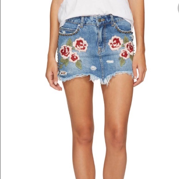 Free People Dresses & Skirts - Free People Wild Rose Denim Skirt. Size 28